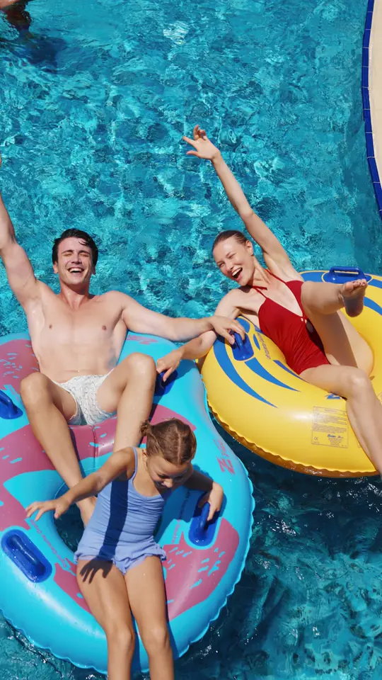 Aquapark & aile otel tanıtım filmi karesi